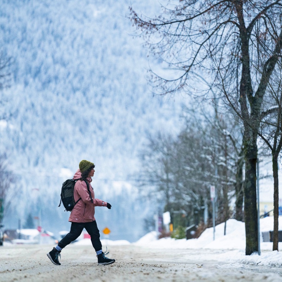 Danner γυναικείο Arctic 600 Side-zip 7 Black/spark Blue 200γρ