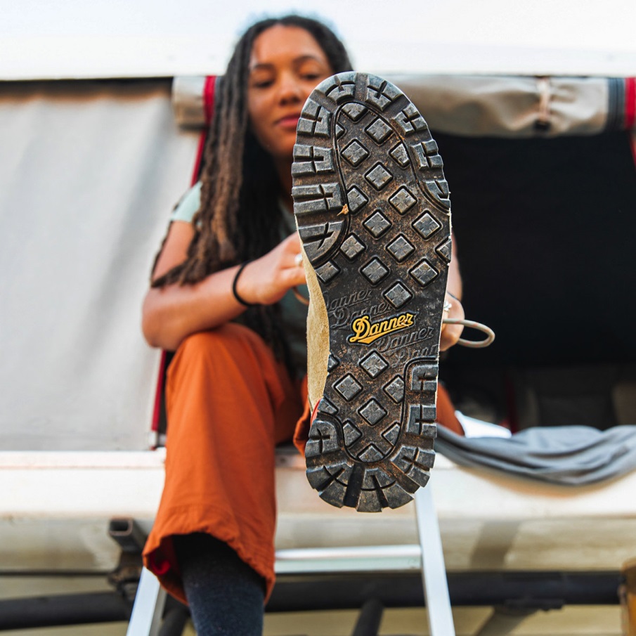 Danner γυναικεία Jag ξηρός καιρός αντίκα μπρονζέ/καλοκαιρινό σιτάρι